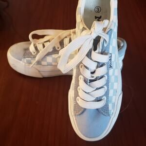 Mudd size 3 Light Blue Checked shoes